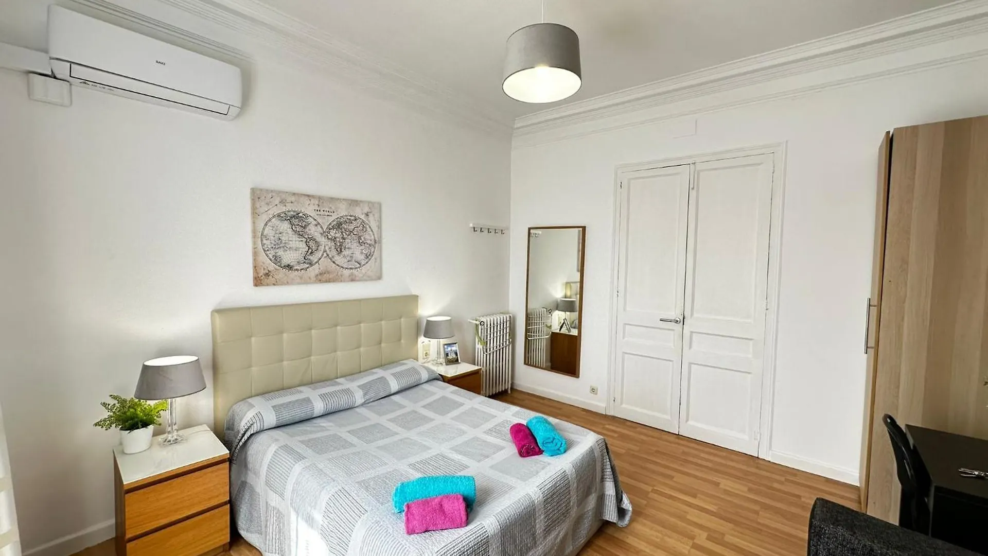 Bed & Breakfast Bailen Rooms Barcelona Spain